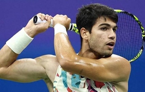 开云棋牌app - Ming巅峰对决，德约科维奇与80激战TES分钟，比分优势明显胜负难料！