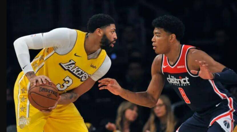 包含詹姆斯在日本队比赛中出色防守，出色防守引发热议！的词条