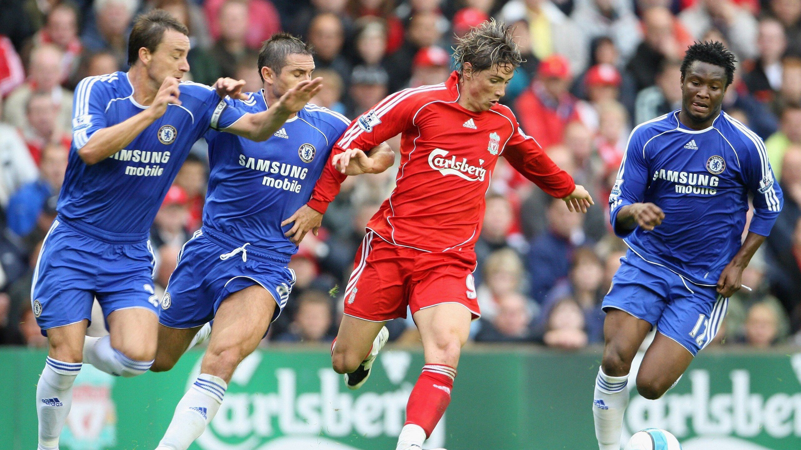 凯恩在西班牙队比赛中赛况扑朔迷离，出色防守引发热议！